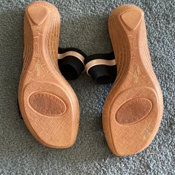 EEEE by Italian Shoemaker Slide Sandals - Picture 5 of 6